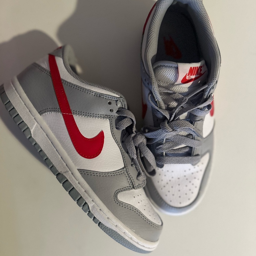 Nike Dunk Low GS Gray/White/Red 
size- 4.5
